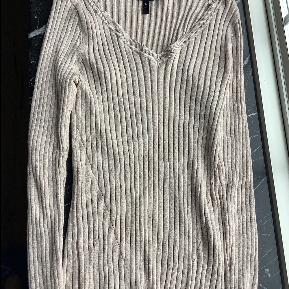 White House Black Market sparkling champagne V-Neck Sweater L